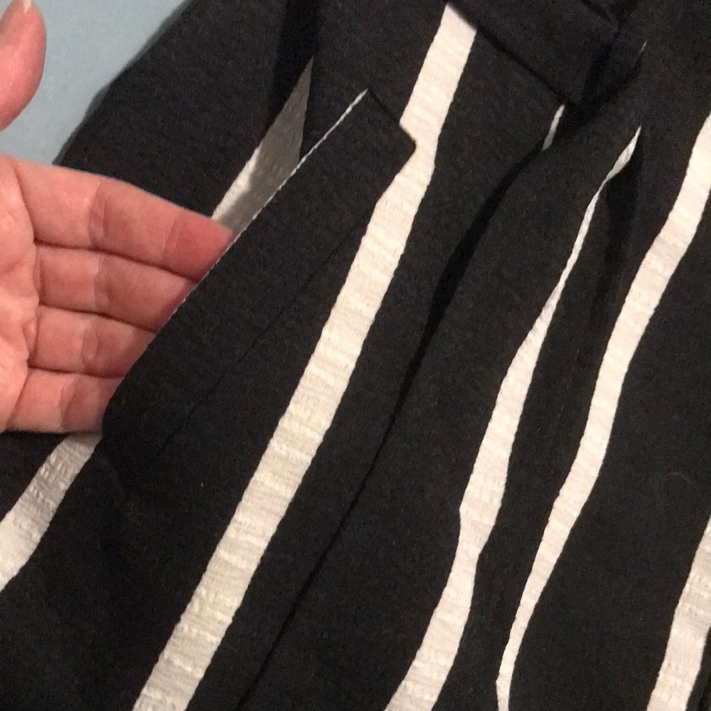 NWOT- Elliatt Black & White Striped Long Vest with Sash Belt - Picture 7 of 15